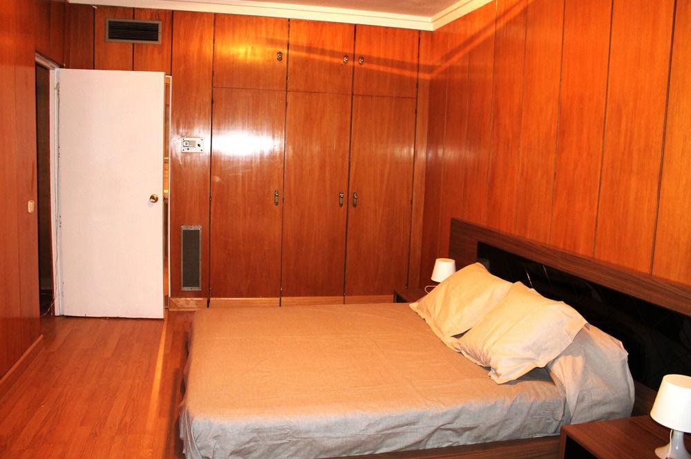 Apartamentos Rialto Madrid Exteriör bild
