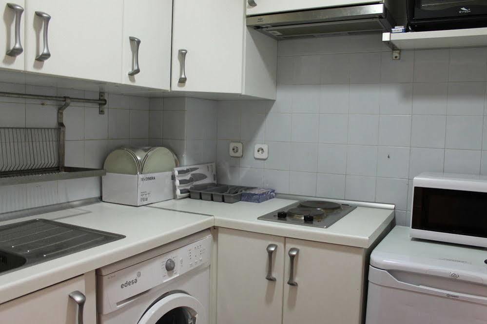 Apartamentos Rialto Madrid Exteriör bild