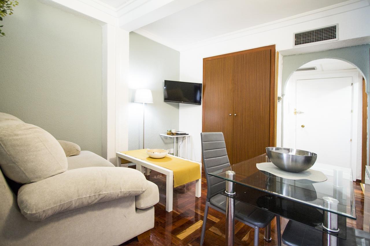 Apartamentos Rialto Madrid Exteriör bild