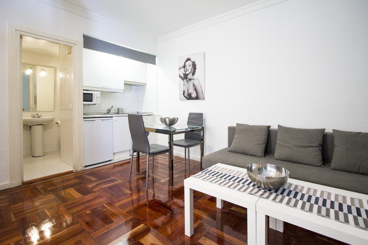 Apartamentos Rialto Madrid Exteriör bild
