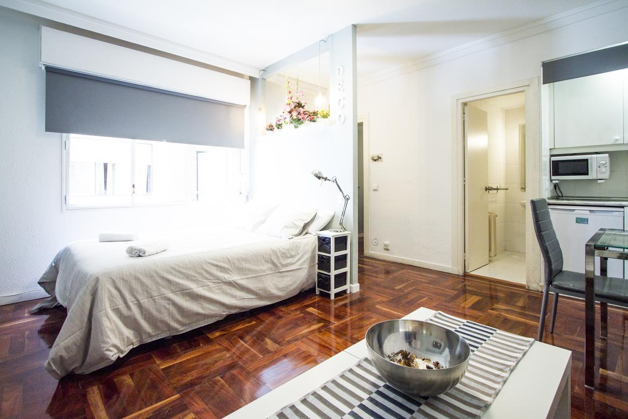 Apartamentos Rialto Madrid Exteriör bild