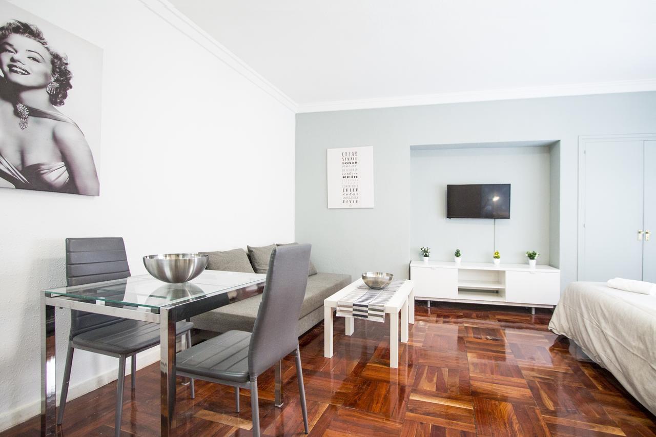 Apartamentos Rialto Madrid Exteriör bild